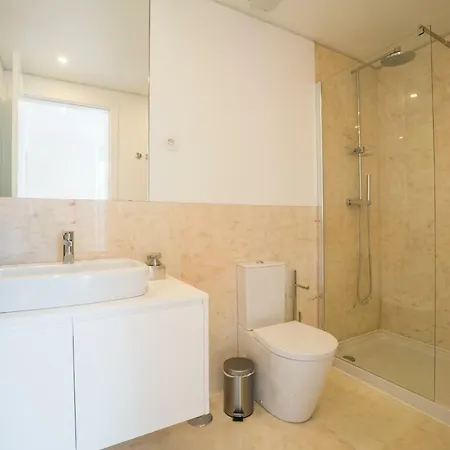Principe Real Lightful And Charming Apartment