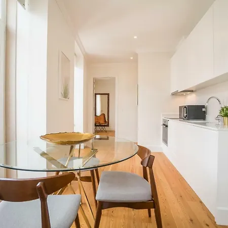 Principe Real Lightful And Charming Apartment